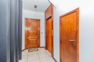 Image 26 - 185305