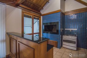 Image 13 - 896136