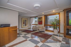 Image 12 - 896136