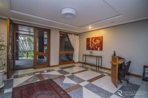 Image 11 - 896136