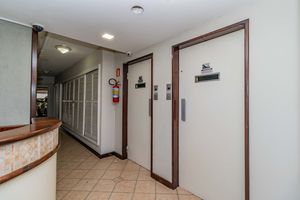 Image 33 - 272995