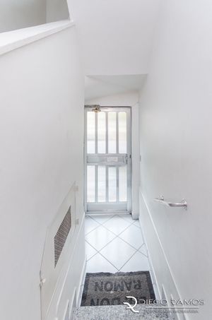 Image 40 - 185409