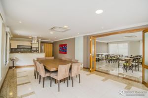 Image 3 - 8059