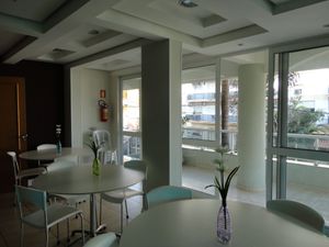 Image 3 - 8076