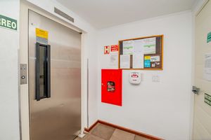 Image 37 - 935221