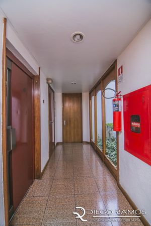Image 3 - 8125