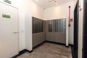 Image 30 - 208374