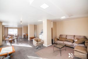 Image 39 - 227123