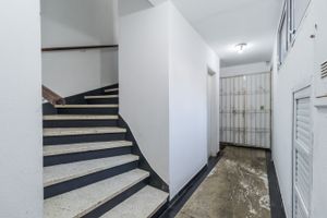 Image 26 - 197982