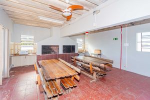 Image 24 - 217820