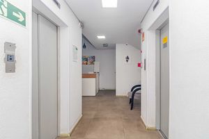 Image 37 - 916109
