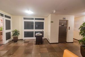Image 33 - 884634