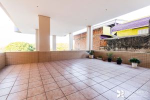 Image 24 - 195703