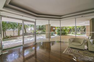 Image 38 - 875646