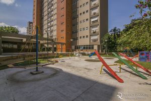 Image 42 - 875646