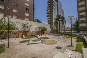 Image 44 - 875646