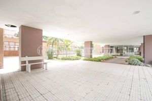 Image 51 - 875646