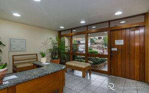 Image 2 - 8579