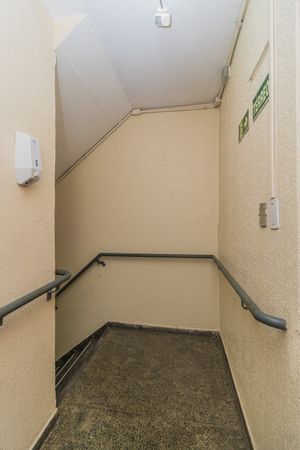 Image 21 - 215105
