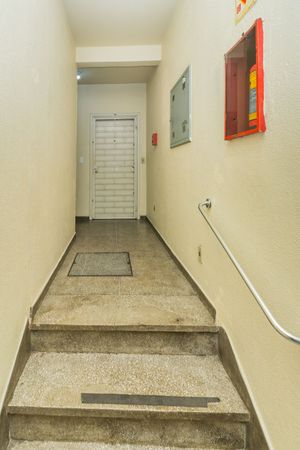 Image 3 - 8706
