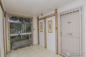 Image 22 - 869101