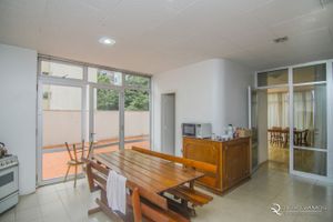Image 11 - 8760