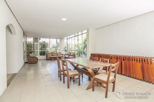 Image 17 - 886909