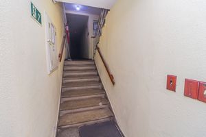 Image 33 - 844853