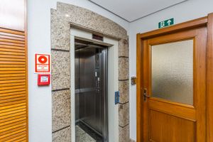 Image 10 - 879