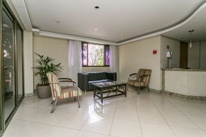 Image 3 - 880