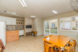Image 32 - 890827