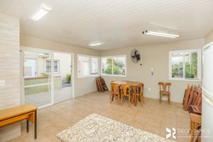Image 34 - 890827