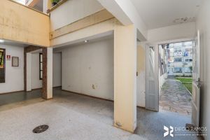 Image 19 - 8917