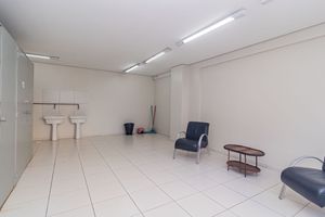 Image 22 - 8978