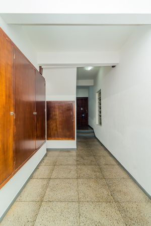 Image 32 - 852800