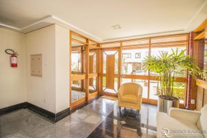 Image 3 - 8996