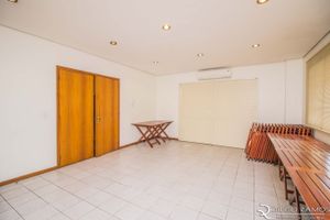 Image 8 - 8996