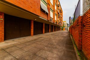 Image 31 - 837568