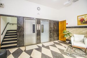 Image 11 - 856855