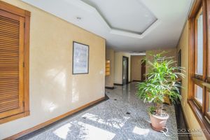 Image 1 - 9075