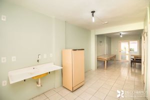 Image 30 - 758247