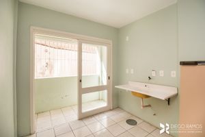 Image 31 - 758247