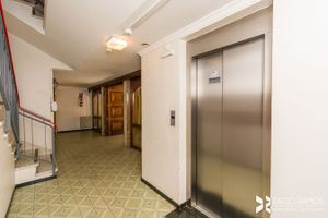 Image 6 - 928711