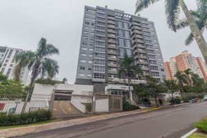 Image 19 - 204749