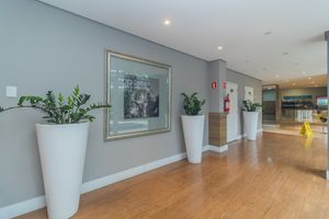 Image 25 - 204749