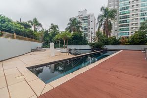 Image 21 - 204749