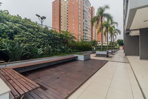 Image 37 - 204749