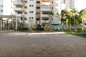 Image 40 - 932392