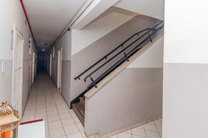 Image 7 - 9350
