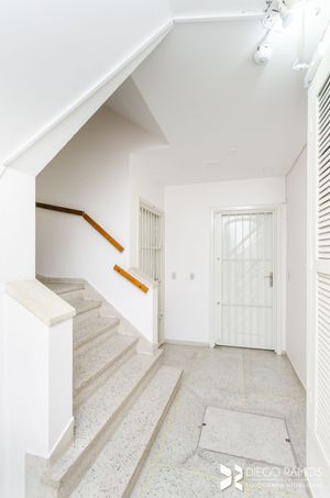 Image 20 - 894442